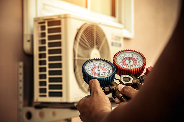 Professional Hvac technician working in Racine, WI